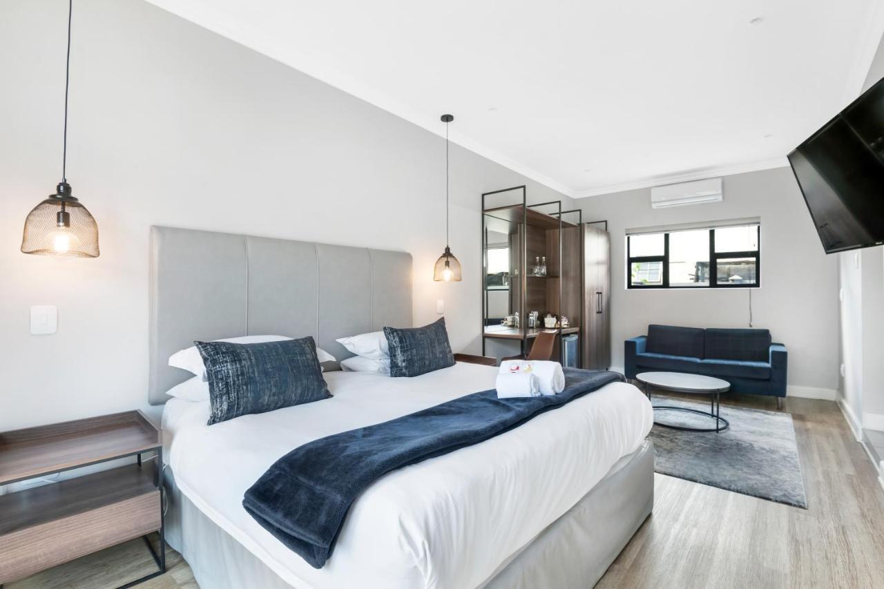 30 On Whites Guesthouse Bloemfontein Extérieur photo