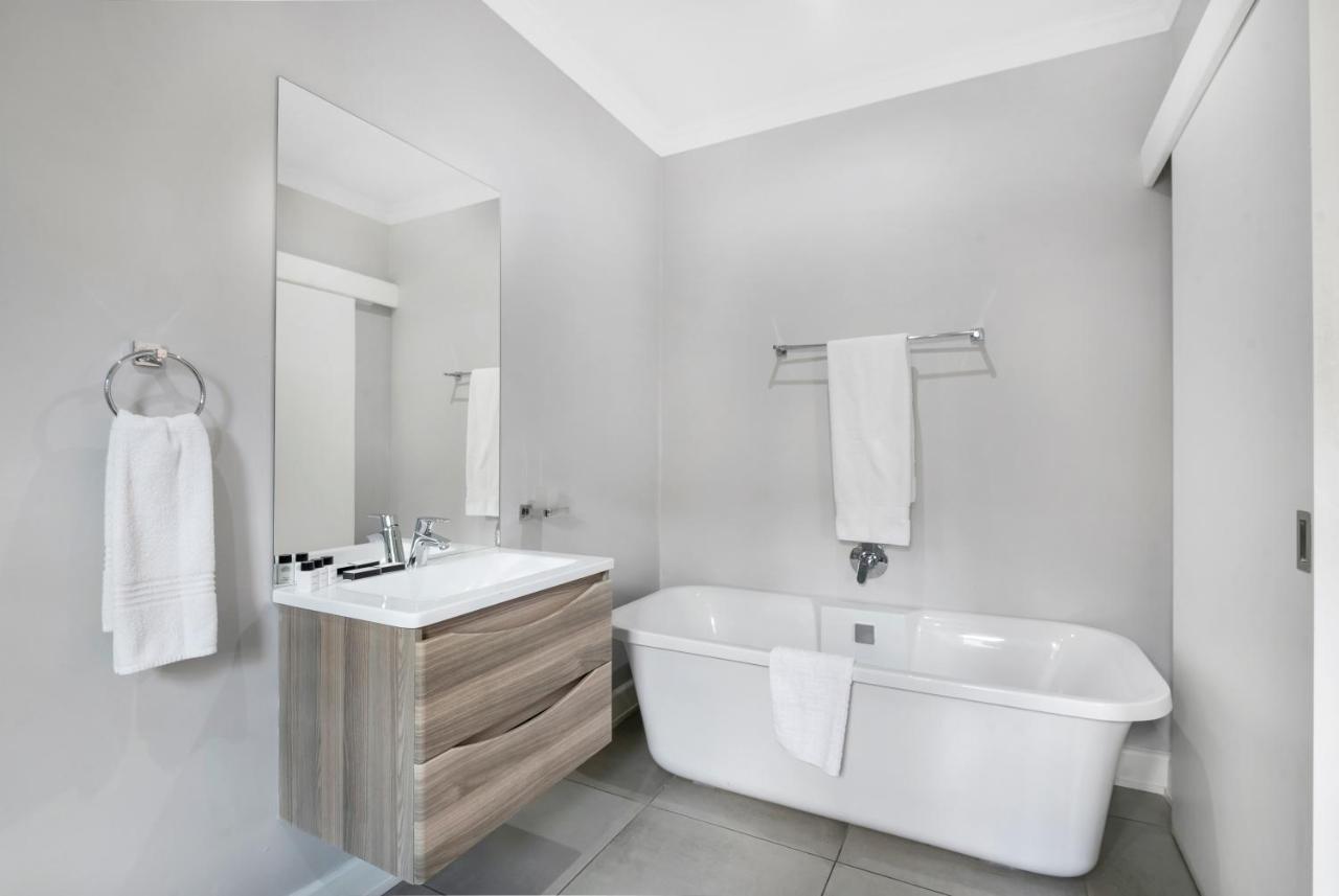 30 On Whites Guesthouse Bloemfontein Extérieur photo