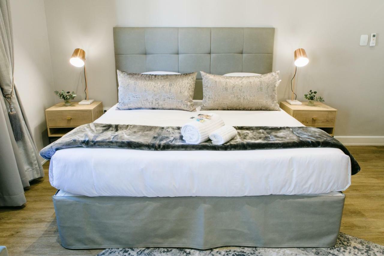 30 On Whites Guesthouse Bloemfontein Extérieur photo
