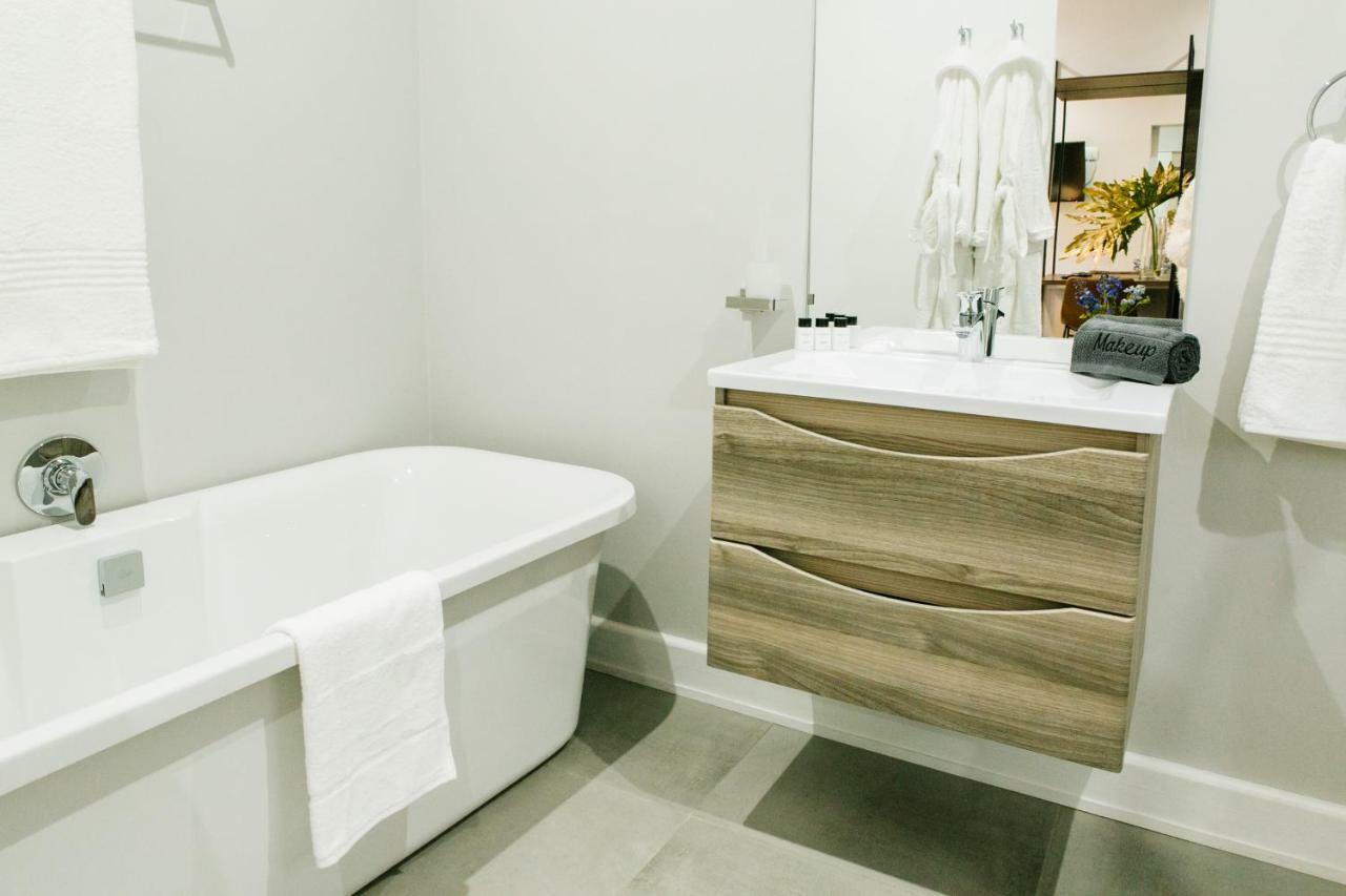 30 On Whites Guesthouse Bloemfontein Extérieur photo