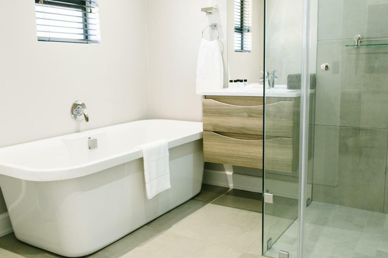 30 On Whites Guesthouse Bloemfontein Extérieur photo