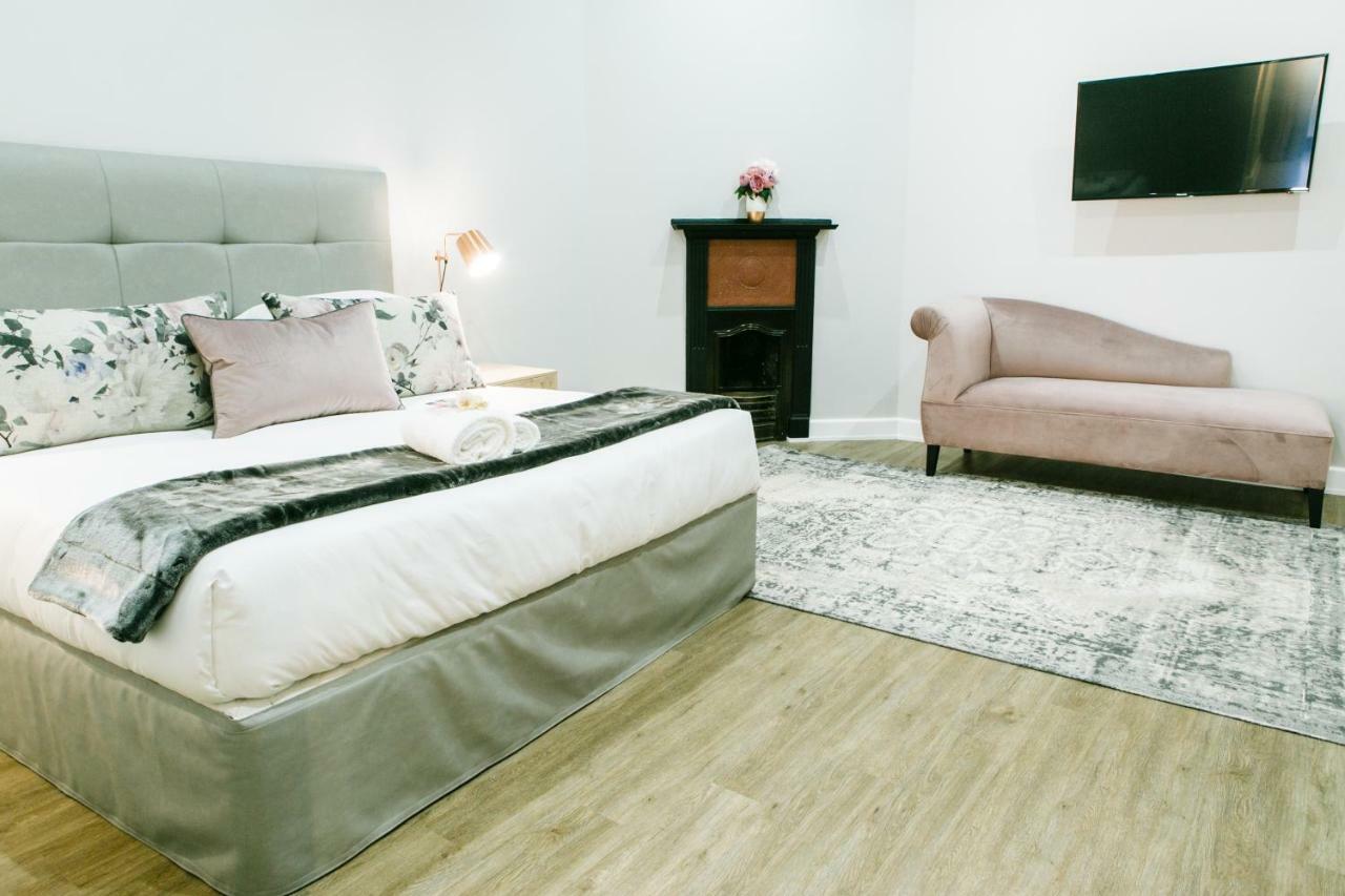 30 On Whites Guesthouse Bloemfontein Extérieur photo
